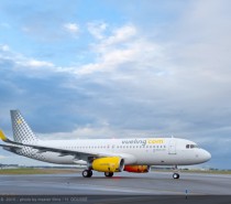 Hiszpańskie linie lotnicze Vueling odebrały pierwszy samolot A320 wyposażony w wygodniejszą kabinę, w której zastosowano innowacyjną koncepcję Airbusa Space-Flex Hiszpańskie linie lotnicze Vueling odebrały pierwszy samolot A320 wyposażony w wygodniejszą kabinę, w której zastosowano innowacyjną koncepcję Airbusa Space-Flex