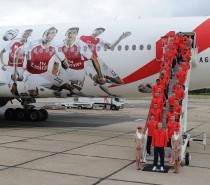 Linie Emirates prezentują samolot w barwach Arsenalu Linie Emirates prezentują samolot w barwach Arsenalu
