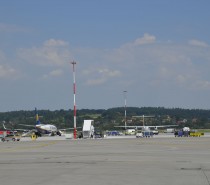 Nowa płyta postojowa krakowskiego lotniska Nowa płyta postojowa krakowskiego lotniska