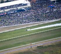 Australijczyk Matt Hall odnosi kluczowe zwycięstwo w podniebnym wyścigu Red Bull Air Race w Ascot Australijczyk Matt Hall odnosi kluczowe zwycięstwo w podniebnym wyścigu Red Bull Air Race w Ascot