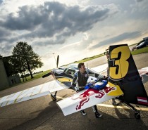 Ascot rozpoczyna drugą połowę sezonu Red Bull Air Race 2016 Ascot rozpoczyna drugą połowę sezonu Red Bull Air Race 2016