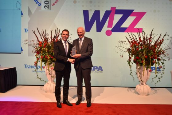wizz-air-ceo-j-varadi-receives-capa-2016-low-cost-airline-of-the-year-award-from-capa-executive-chairman-p-harbison-1